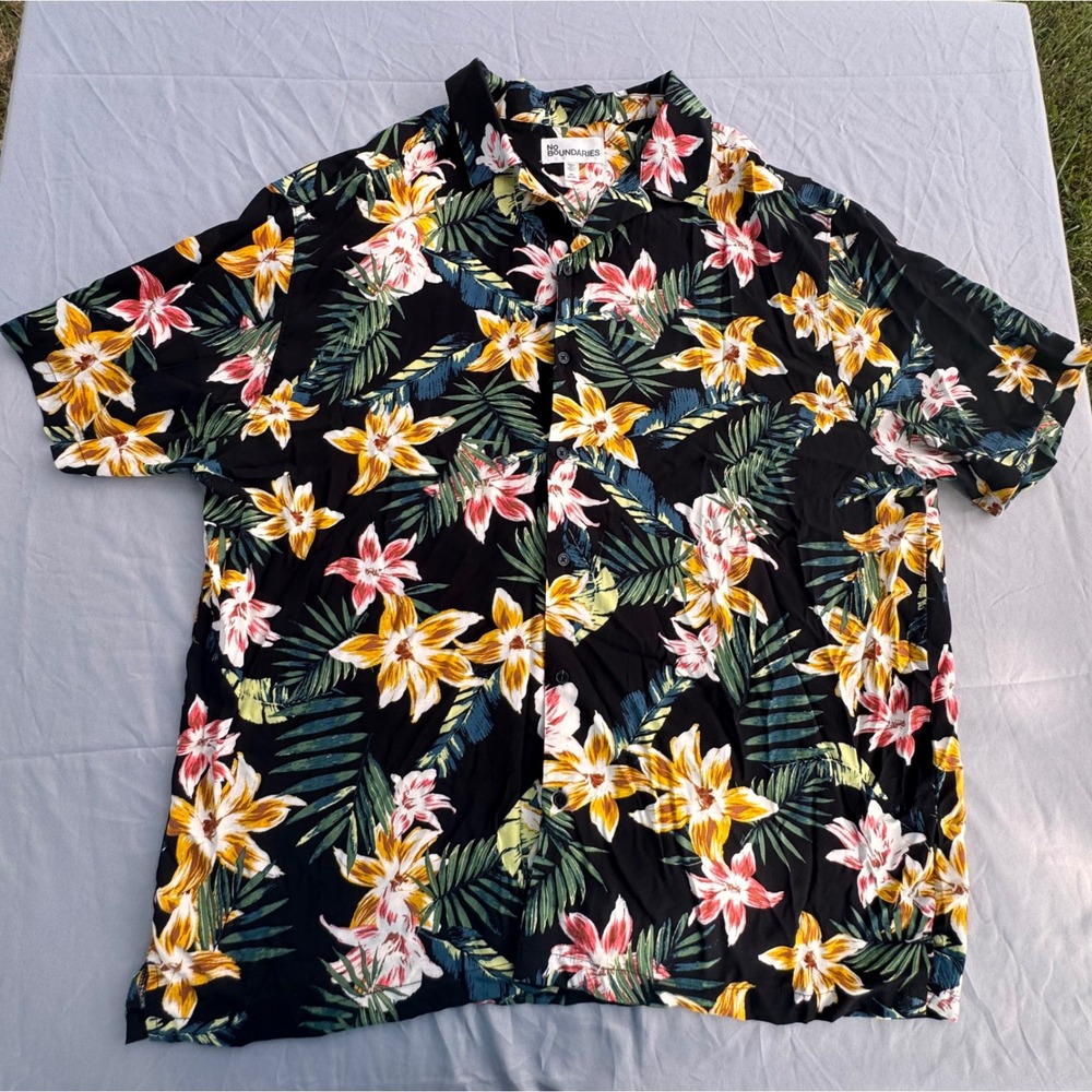 No Boundaries Mens 2XL Tropical Floral Button Down Shirt Black Short Sleeve Camp